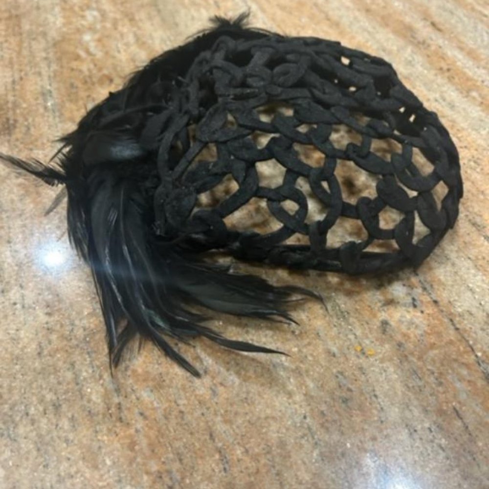 Black headpiece